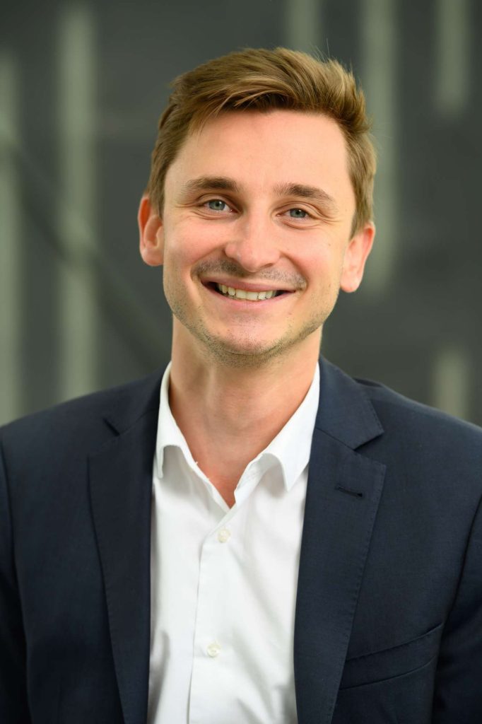 Adrien M, Chargé d’affaires Private Equity